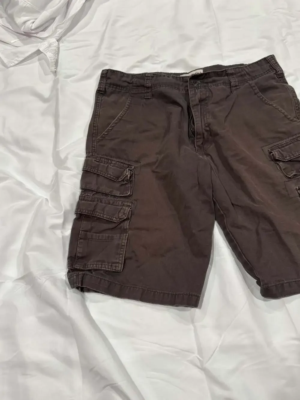 90’s Y2K Carbon Men's Charcoal Dust Cargo Shorts Size 32